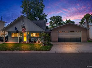 3017 Elmwood Dr, Fort Gratiot, MI 48059