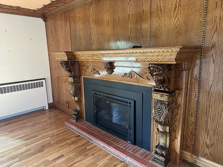 949 Victoria St — Photo 4