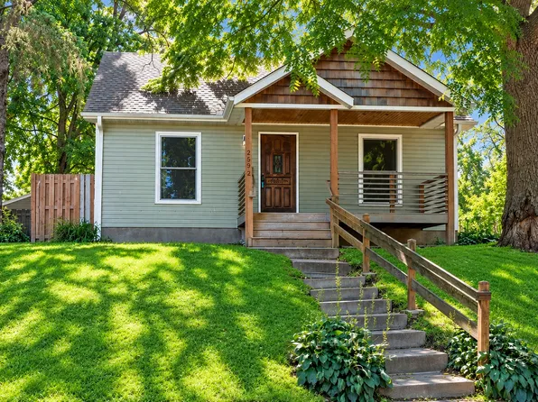 2592 13th Ave E, North Saint Paul, MN 55109