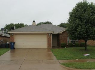 4004 Sapphire Ln, Granbury, TX 76049