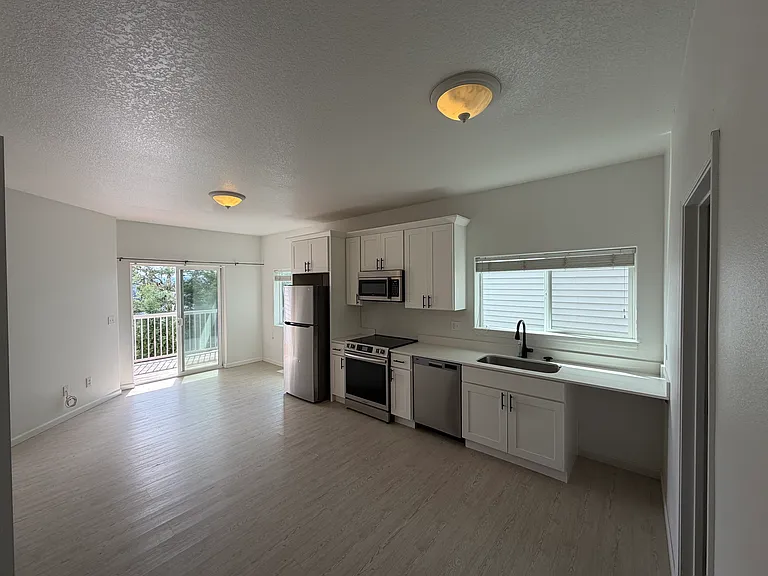 13600 SW Mapleview Ln #B — Photo 3