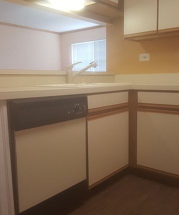 4th image of 324 Bunker Hill Cir #324