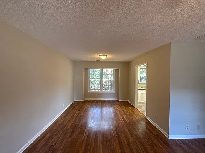 3 bed, 2.5 bath, 1801 sqft, $1,800 — Photo 4