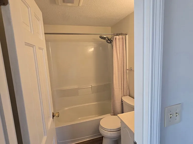 1155 Islington St #12 — Photo 7