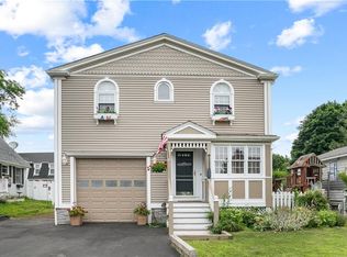 37 Islington Ave, Portsmouth, RI 02871