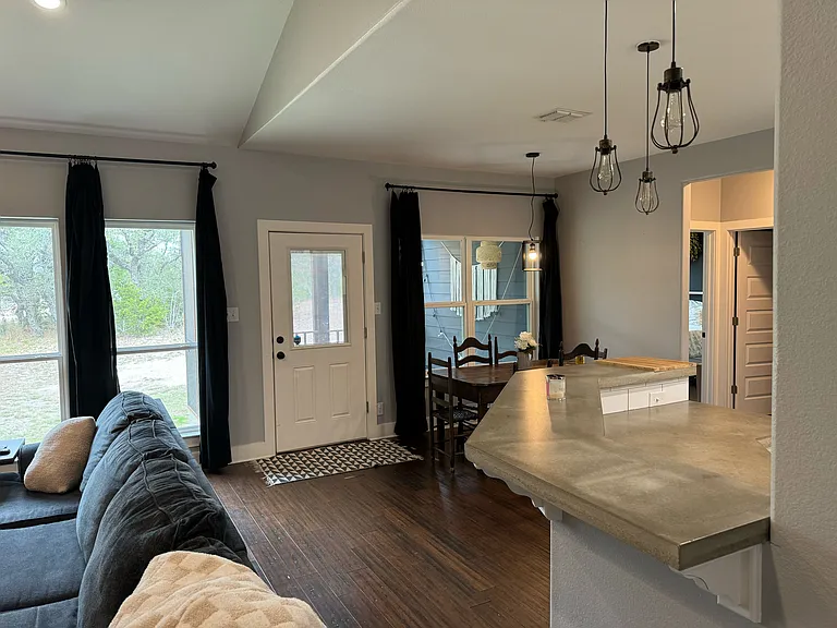 914 Bear Springs Trl — Photo 39