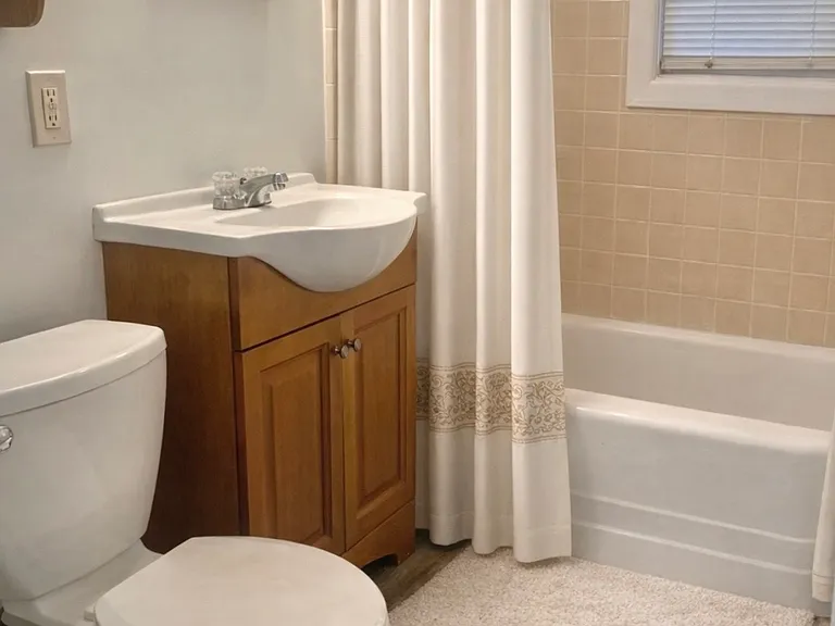 107 Crescent Dr — Photo 3
