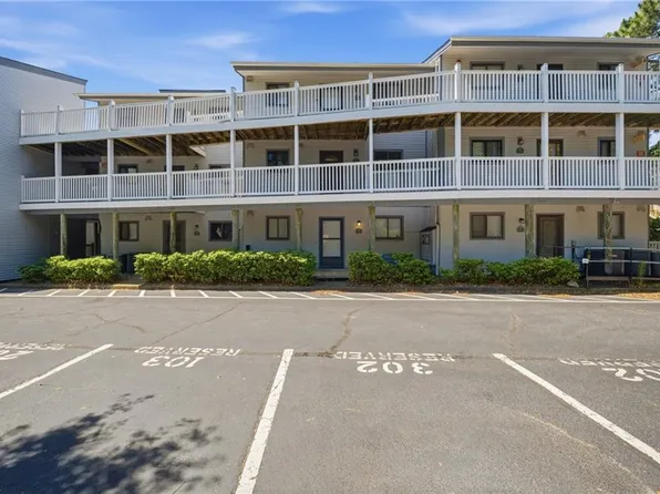 3200 Lynnhaven Dr APT 202, Virginia Beach, VA 23451
