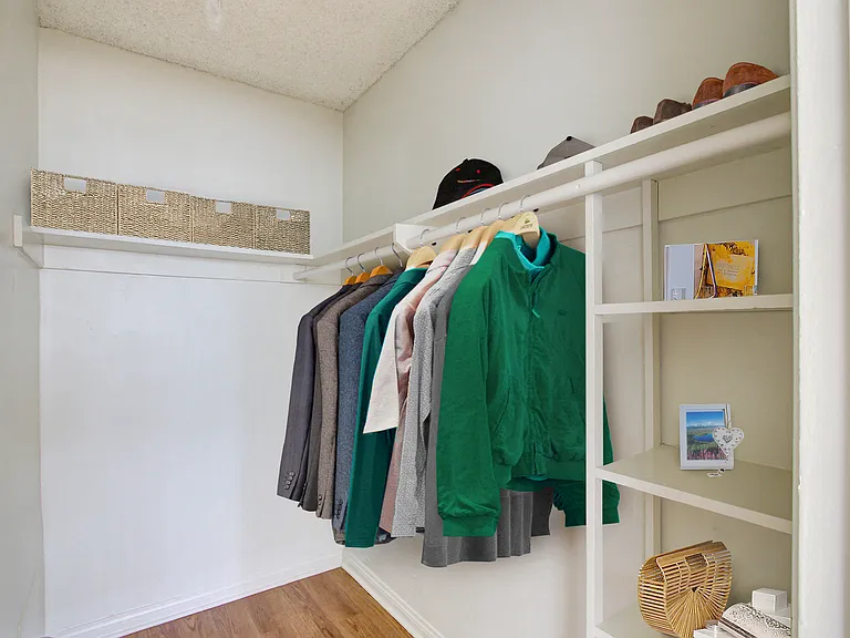 7242 De Soto Ave — Photo 18
