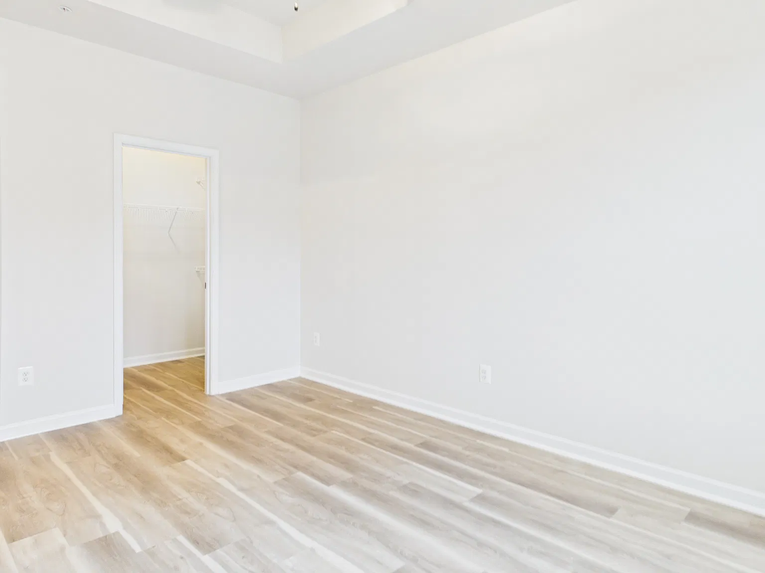 3 bed, 2.5 bath, 2300 sqft, $2,700 — Photo 3