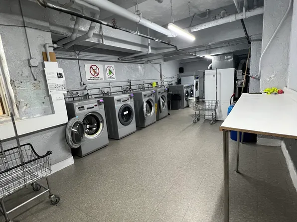 31-85 Crescent Street image 28 of 29