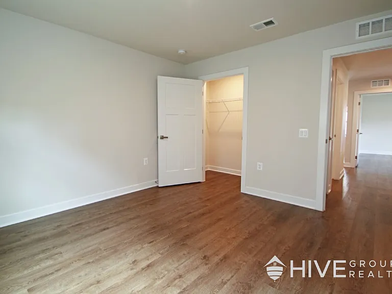 3790 Mayfield Rd — Photo 6