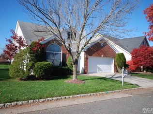 24 Brighton Ct, Monroe Township, NJ 08831