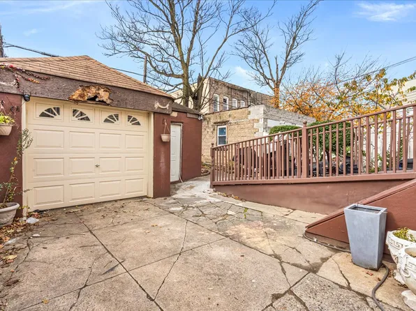 938 Troy Avenue image 23 of 24