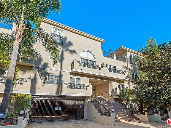 2nd image of 1820 Holmby Ave APT 1