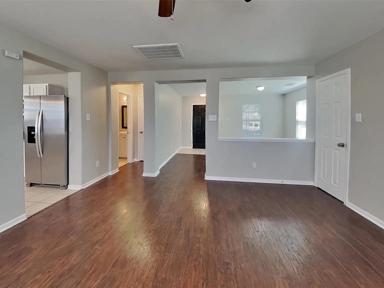 3 bed, 2.5 bath, 2000 sqft, $1,925 — Photo 3
