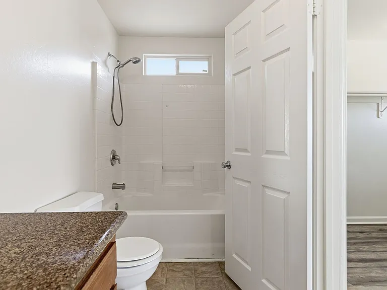 726 K St #A & B — Photo 11