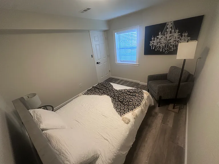 307 Ebaugh Dr SE — Photo 2