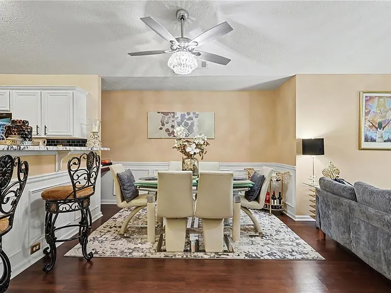 6390 Shadow Sq — Photo 10