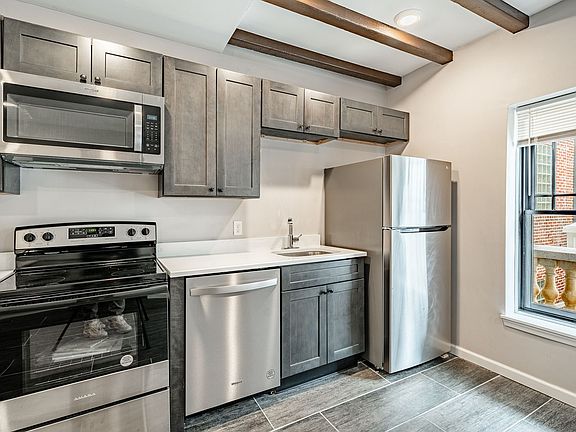 4th image of 235 E Market St #5