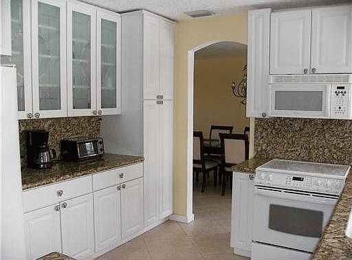3rd image of 2750 NE 57th St