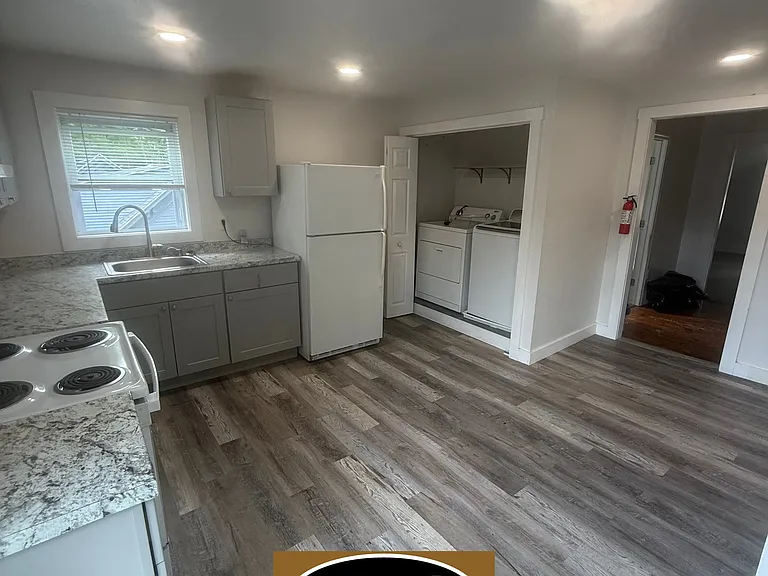 24 Crescent St #24A — Photo 1
