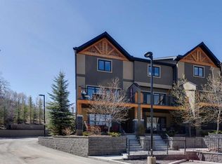 303 NE Valley Ridge Mnr NW, Calgary, AB T3B6C5