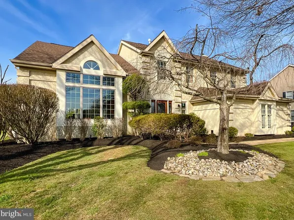 679 Baldwin Ln, Langhorne, PA 19047