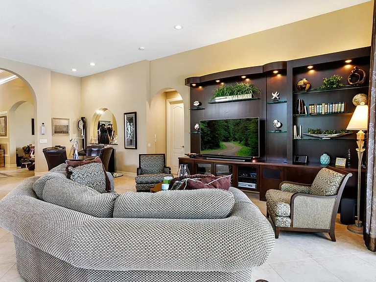 6700 Fox Hollow Dr — Photo 10