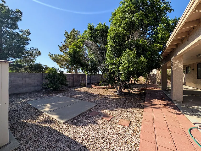 6416 N 78th Ln — Photo 56