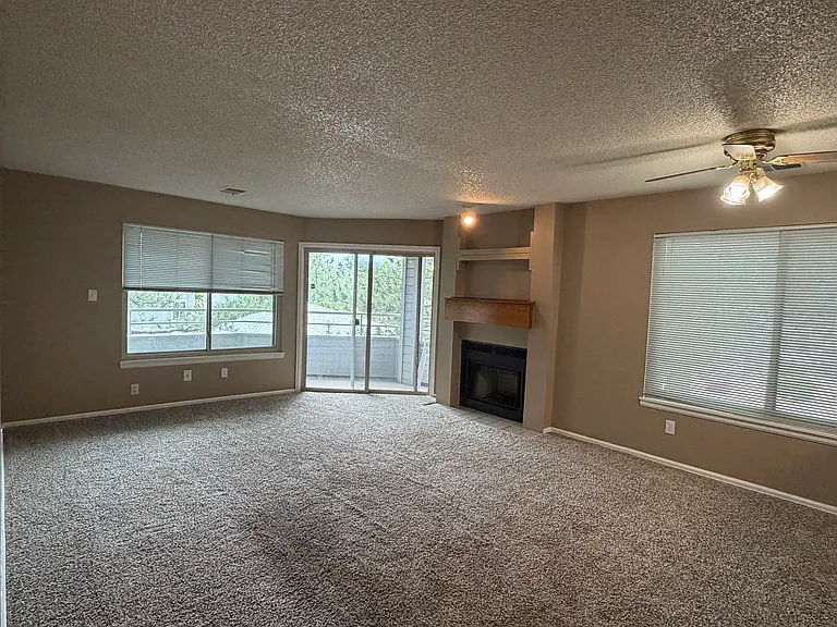 3624 Iguana Dr — Photo 2