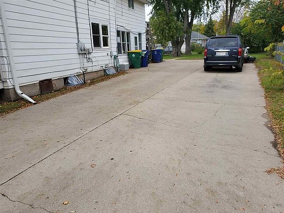 2nd image of 1249 Harvey St