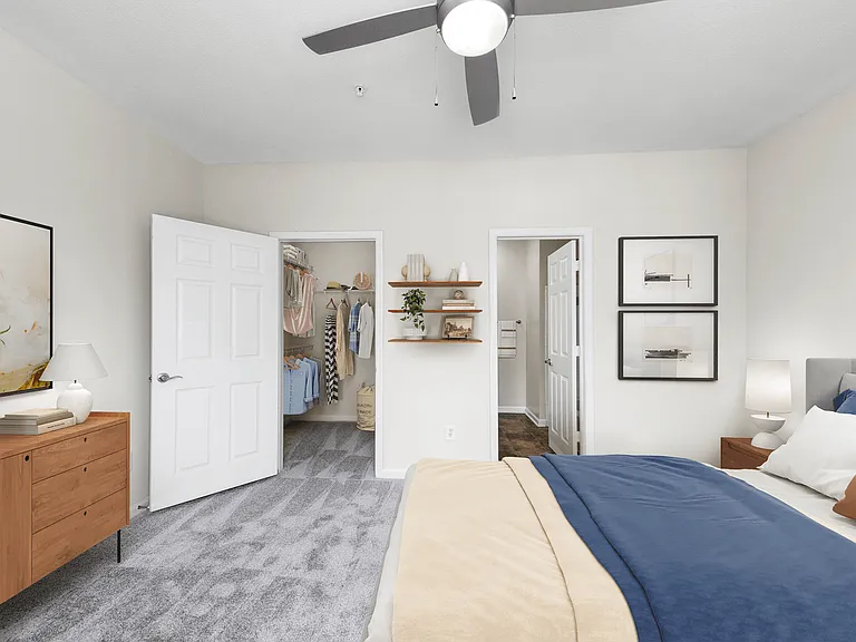 Lakeside at Town Center Apartments — Photo 23
