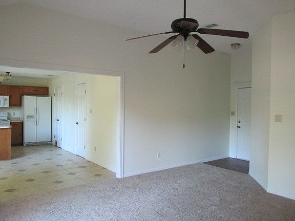 3rd image of 1108 E Hancock St