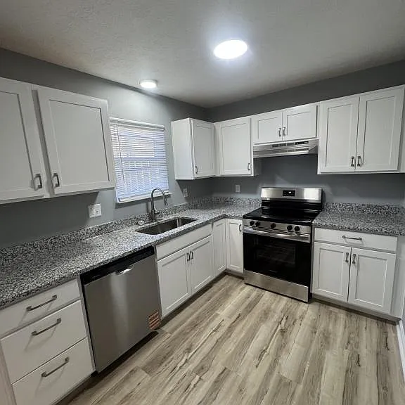 30 Apple Ln — Photo 1