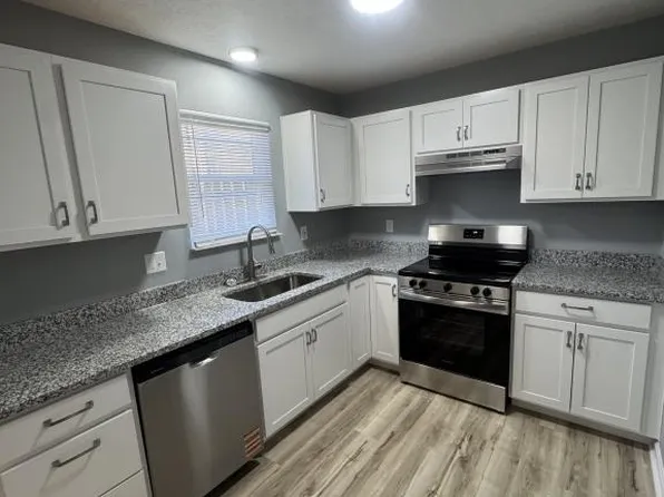 30 Apple Ln, Cincinnati, OH 45255