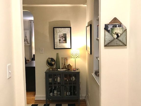 4th image of 4746 40th St APT 6C
