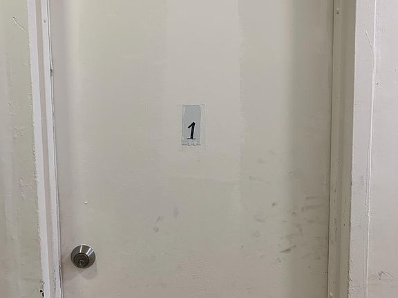 3rd image of 1904 Park Ave