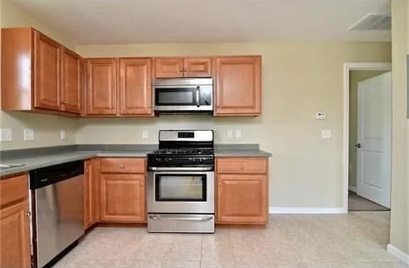 39 Athens St #4 — Photo 6
