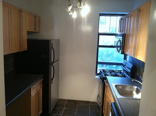 Rented by Rolling Stone Realty LLC | media 4