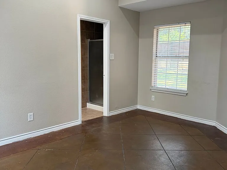 2203 Yellowstone Ln — Photo 8