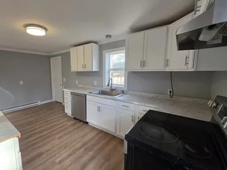 113-117 Cedar St #113 — Photo 3