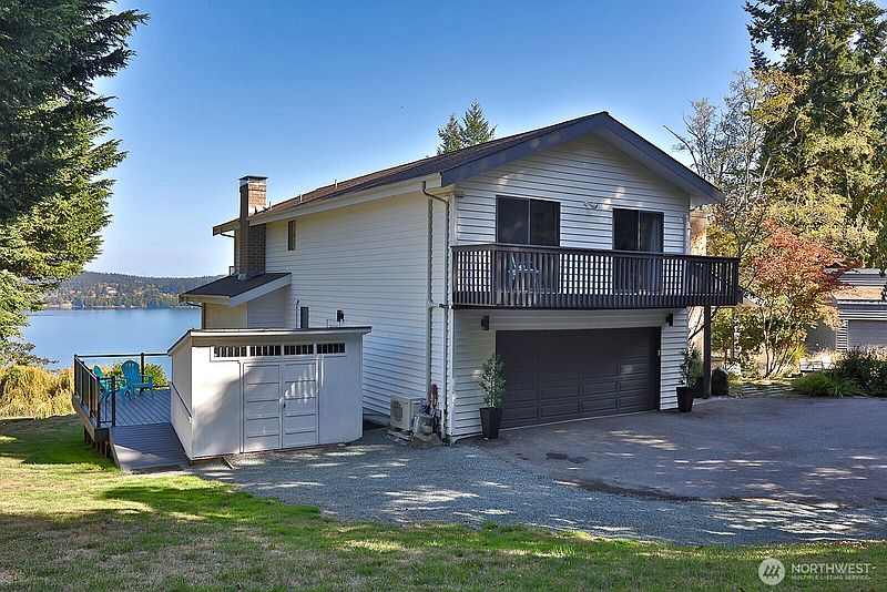 4th image of 4721 Honeymoon Bay Road