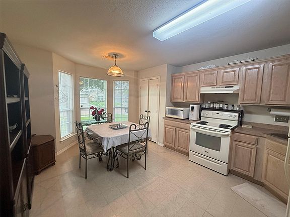 3rd image of 16211 Whitesage Ct
