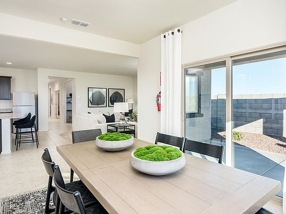 4th image of 43717 W CYPRESS Lane