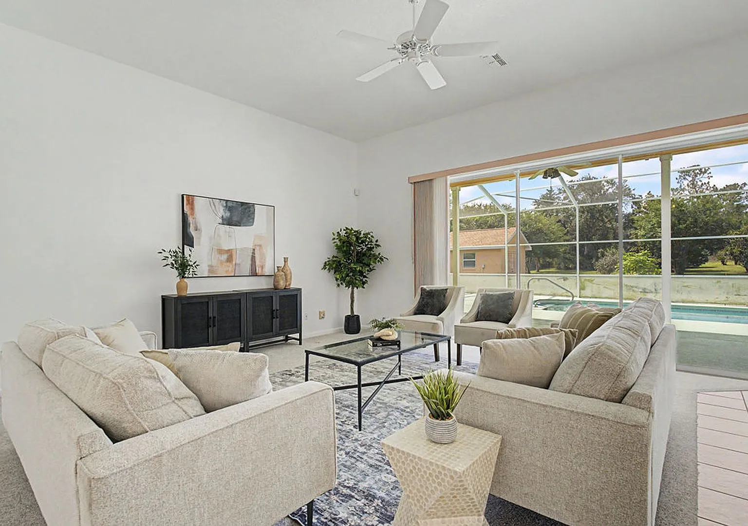 Resort Style Living- 4/2 Private Pool in Rainbow Springs Woodlands — Photo 4