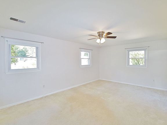5th image of 2515 Pembroke Ct