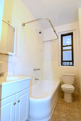 Rented by Manhattan Spaces | media 11