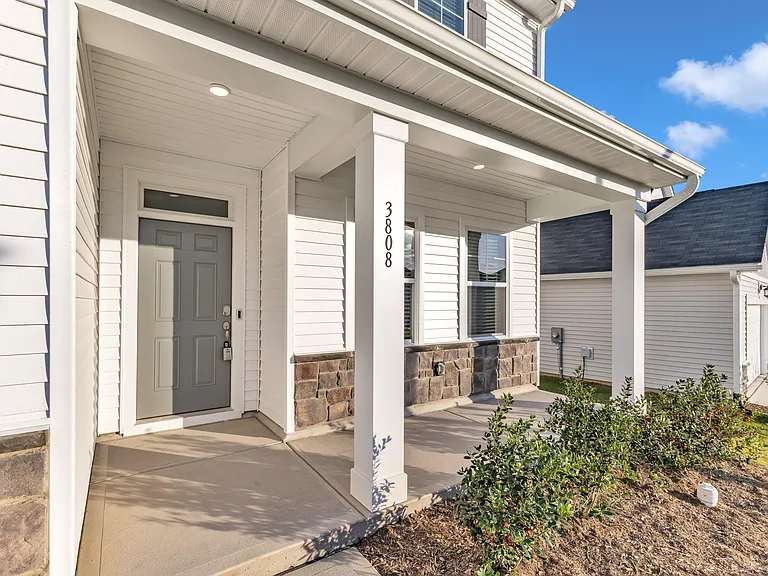 3808 Mason Bluff Dr — Photo 2