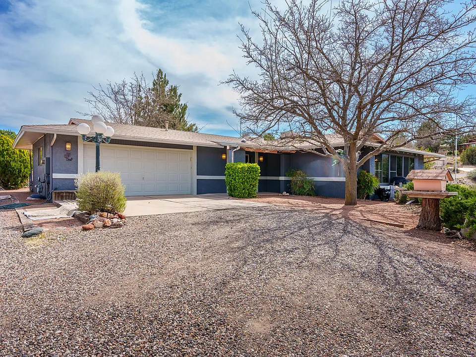 1905 S Deserama Cir